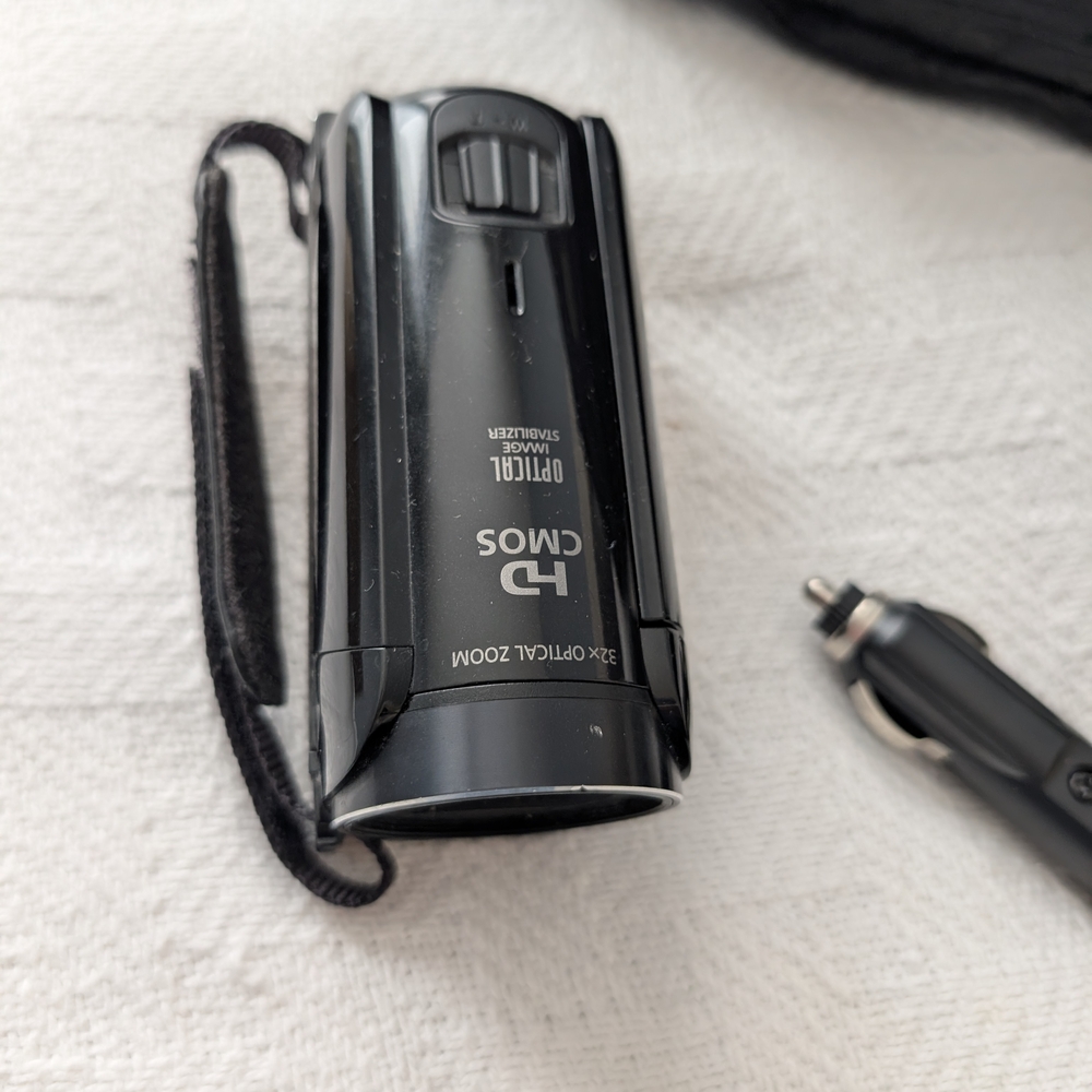 Canon VIXIA HF R800 Camcorder Black - Picture 3 of 9